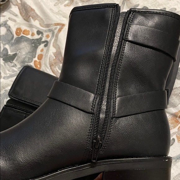 No Boundaries Women's Black Combat Boots - Picture 5 of 6